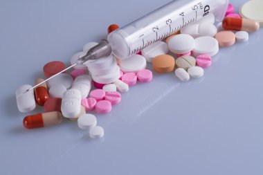 ilaç enjeksiyonu ile