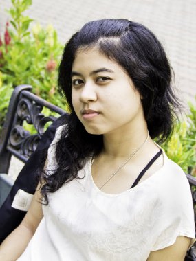 kibirli genç kadın