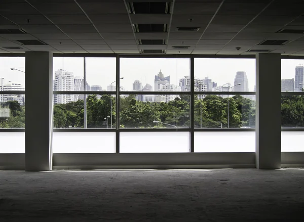 Imagen de ventanas en edificio de oficinas morden — Foto de Stock