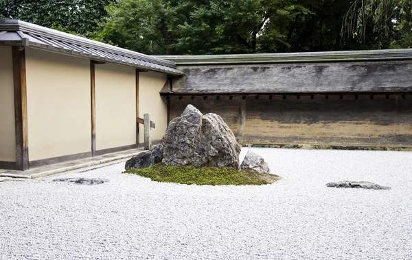 Slavný zen zahrada Ryōan ji temple — Stock fotografie