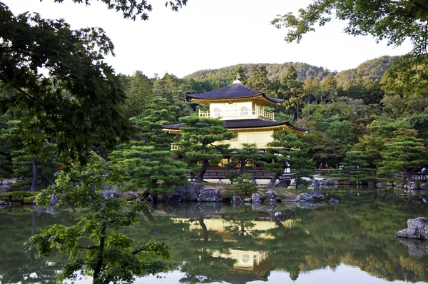 京都のゴールデン パビリオン — ストック写真