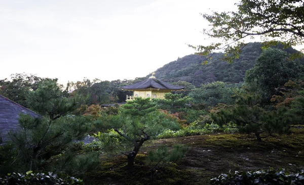 金阁寺、 京都，日本 — 图库照片