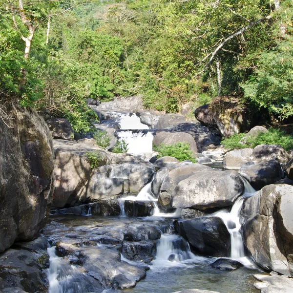 Нанг Ронг водоспад, Nakhon Nayok, Таїланд — стокове фото