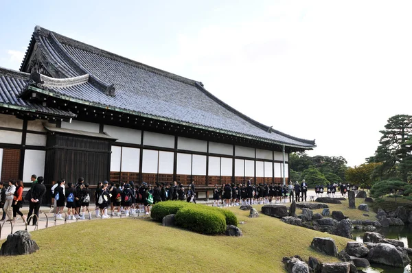 Kyoto-22 okt: Veld bezoek op Nijo kasteel — Stockfoto