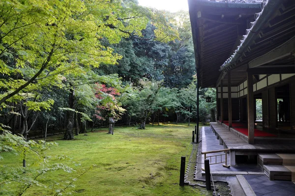 Ogród japoński w koto w świątyni - Kioto, Japonia — Zdjęcie stockowe