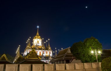 wat ratchanatdaram worawihan Tapınağı'nda alacakaranlık