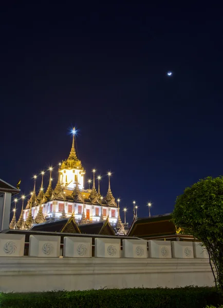 Железный искушение (Wat Ratchanatdaram Worawihan), Бангкок, Таиланд — стоковое фото