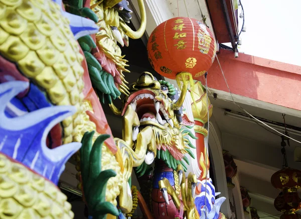 Chinese stijl draak standbeeld — Stockfoto