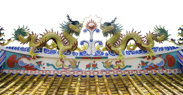 Chinese style dragon statue at roof of temple — Stock Photo, Image