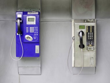 iki telefon kabinleri