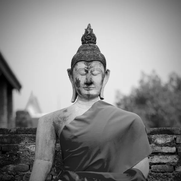 Estátua de Buda em Wat Yai Chai Mongkol- Ayutthaya, Tailândia — Fotografia de Stock