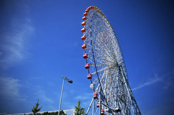 Reuzenrad in tempozan haven village, osaka, japan — Stockfoto