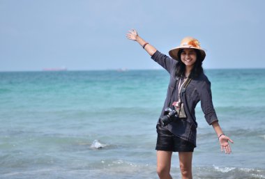güzel Asyalı kadın zevk plaj