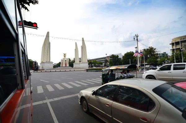 Памятник демократии, Бангкок, Таиланд — стоковое фото