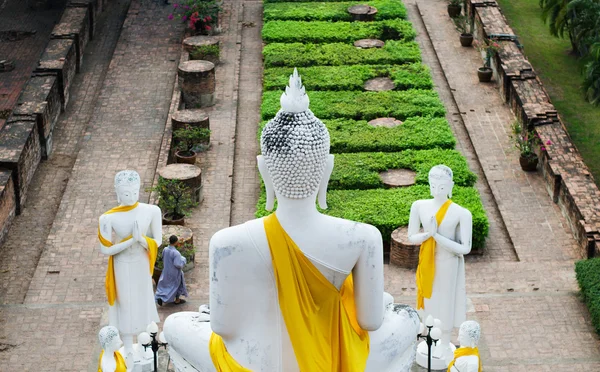 Atrás del Gran Buda en el Antiguo Templo Wat Yai Chai Mongkhon, Ayuthaya — Foto de Stock