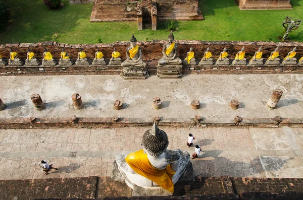 Horní pohled socha Buddhy na starý chrám wat yai chai mongkhon, — Stock fotografie