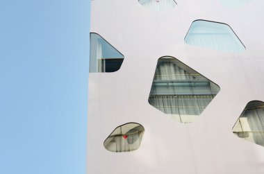 modern binanın arka boşluğu