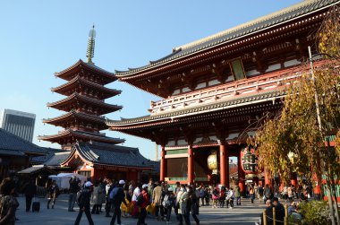 Tokyo, Japonya - 21 Kasım: Budist tapınağı senso ji asakusa sembolüdür