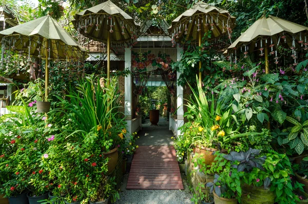 Beautiful garden entrance — Stock Photo, Image