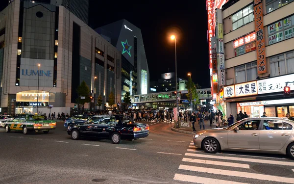 Tokio - 23 listopada: życiem ulicy w shinjuku 23 listopada 2013. — Zdjęcie stockowe