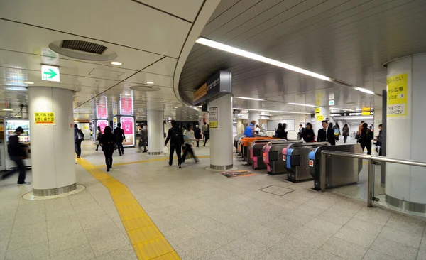 TOKYO - NOV 28: Tokyo Shibuya station il 28 novembre 2013 a Tokyo — Foto Stock