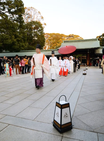 Tokio, Japonia listopad 20: japoński ślub w Sanktuarium — Zdjęcie stockowe