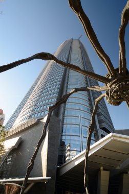 Spider statue at Roppongi Hills clipart