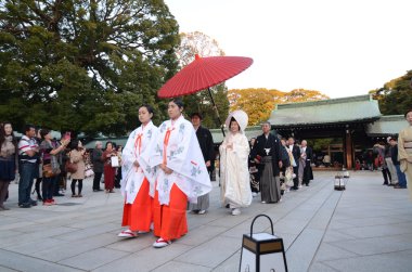 Tokyo, Japonya-Kasım 23: meiji jingu Tapınağı Japon düğün töreninde