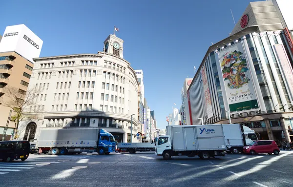 Ginza, japan - nov 26: ginza vägskäl i tokyo. — Stockfoto