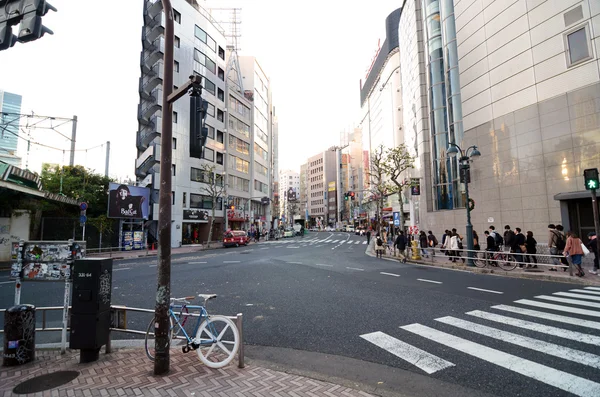 TOKYO, JAPAN - NOVEMBER 28: Shibuya is known as a youth fashion — Stock Photo, Image