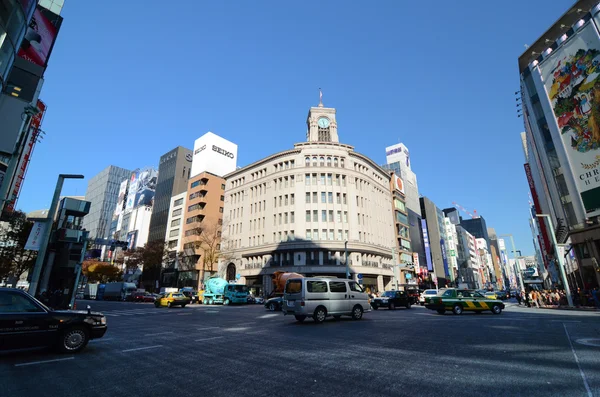 Ginza, Japonia - 26 listopada: skrzyżowanie ginza podjęte na 26 listopada 2013 w Tokio — Zdjęcie stockowe