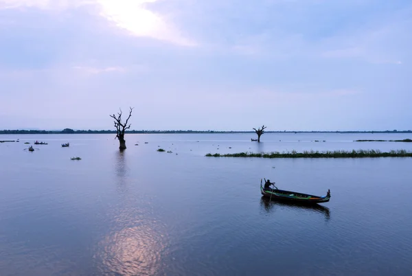 Sonnenuntergang von der Amarapura-Brücke, Myanmar. — Stockfoto