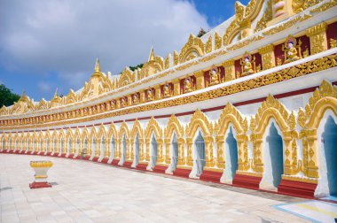 U min Thonze pagoda, Sagaing, Myanmar 