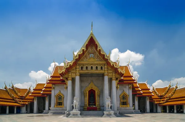 Wat Benjamaborphit ou Templo de Mármore em Bangkok, Tailândia — Fotografia de Stock