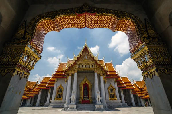 Wat Benjamabophit-El templo de mármol en Bangkok, Tailandia —  Fotos de Stock