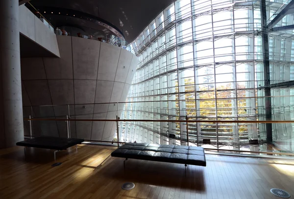 Современный интерьер национального центра искусств, Токио, Япония — стоковое фото