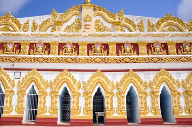 u min thonze pagoda Myanmar 