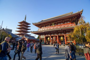 Tokyo, Japonya - 21 Kasım: Budist tapınağı senso ji asakusa sembolüdür