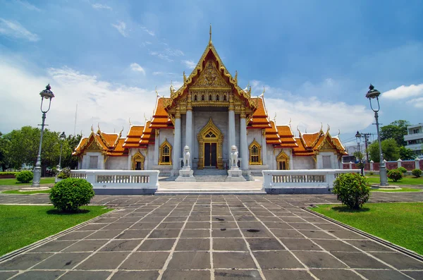 Wat Benjamaborphit ou Templo de Mármore em Bangkok, Tailândia — Fotografia de Stock