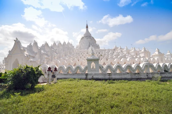 Hsinbyume (Myatheindan) tempio paya, Mingun, Mandalay in Myanmar — Foto Stock