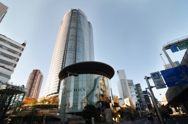 Tokyo, Japonya - 23 Kasım: insanlar ziyaret roppongi Hills mori Kulesi