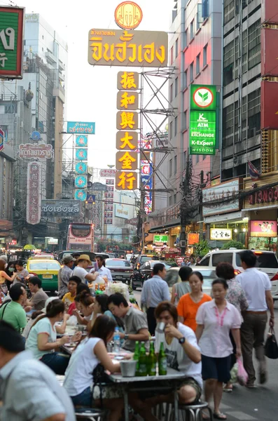 Bangkok, Thajsko - 26. března: yaowarat road — Stock fotografie