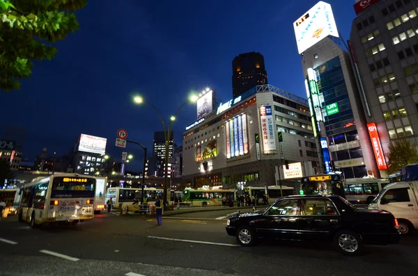 TOKYO, GIAPPONE - 28 NOVEMBRE: Shibuya è conosciuta come una moda giovanile — Foto Stock