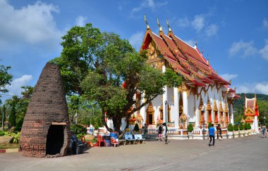 Phuket, Tayland - 15 Nisan 2014: wat chaitharam phuket şehir içinde en kutsal tapınak biridir.