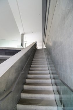 çıplak beton merdiven