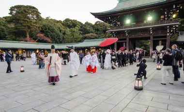 Tokyo, Japonya - 23 Kasım 2013: tapınak Japon düğün töreni