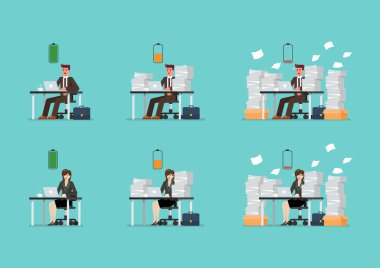 Ofis konseptinde çalışan işçilerin enerjisi. Dolu batarya işçileri ve düşük batarya işçileri dizüstü bilgisayarları ve kağıt yığınlarıyla masada oturuyorlar. Vektör illüstrasyonu