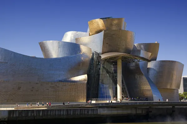 Guggenheim görünümünü kapatmak bilbao Müzesi — Stok fotoğraf