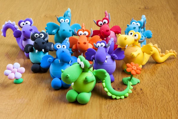 çok renkli Elişi modelleme kil dragons