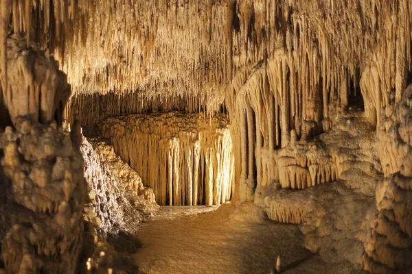 Усередині печери — стокове фото